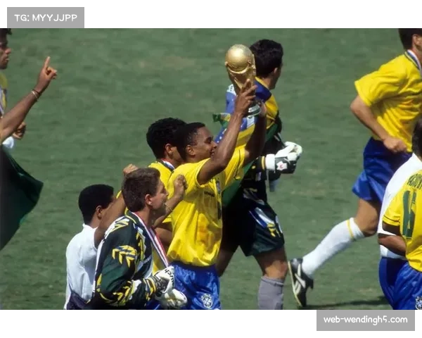 帕尔梅拉斯门将韦弗顿扑救效率高 后防定海神针